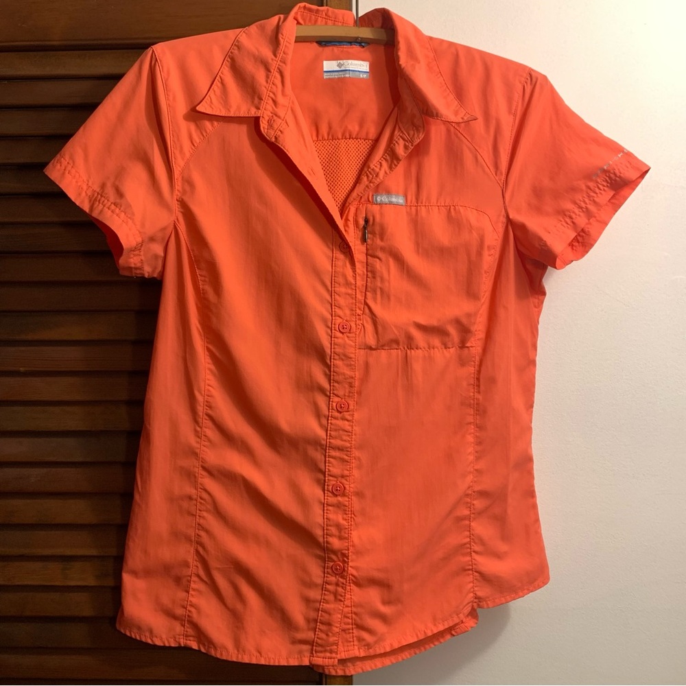 Coral colored hiking button down, outdoors Columbia shirt, size small